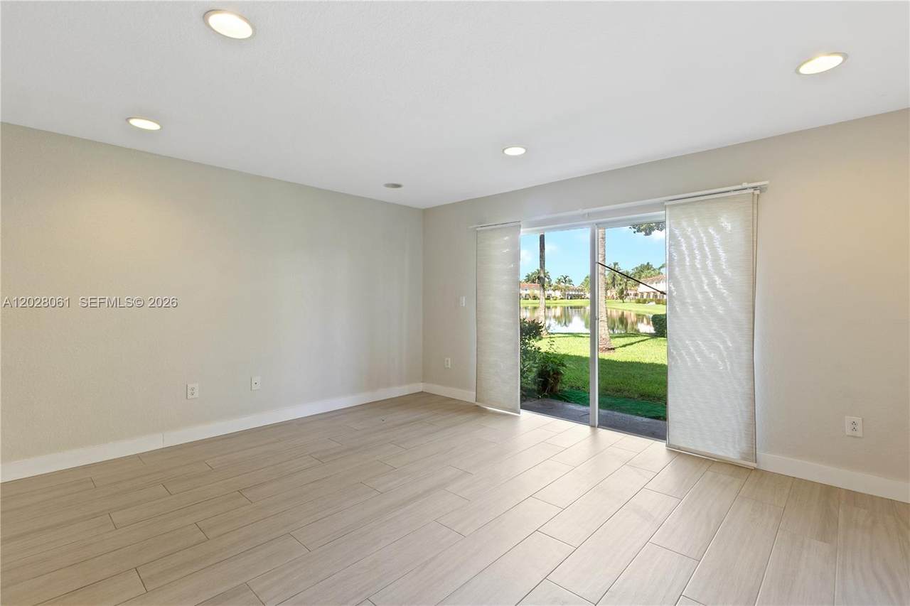 https://bt-photos.global.ssl.fastly.net/miami/1280_boomver_1_A12028061-2.jpg