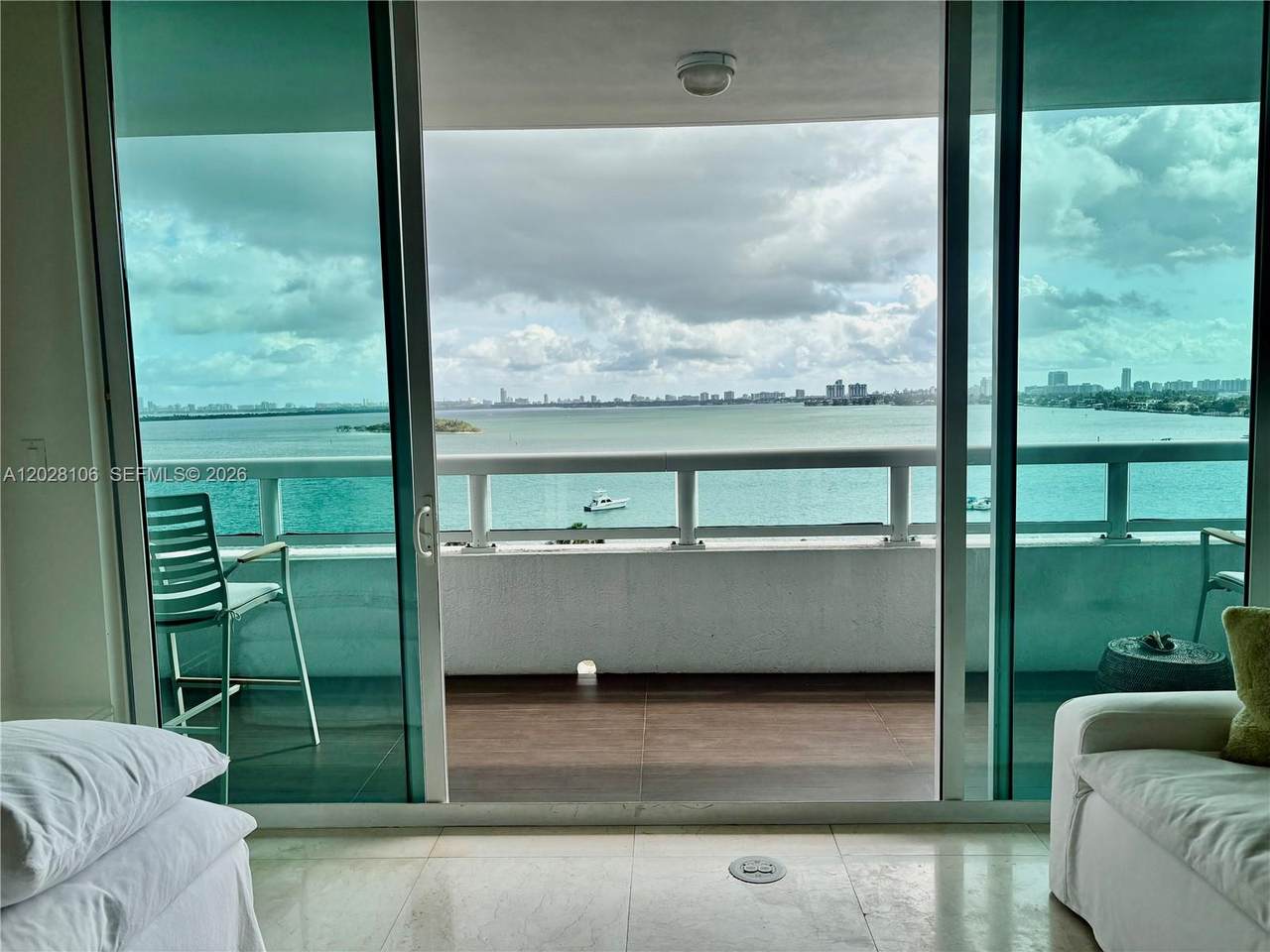 1800 Bayshore Dr - Photo 1