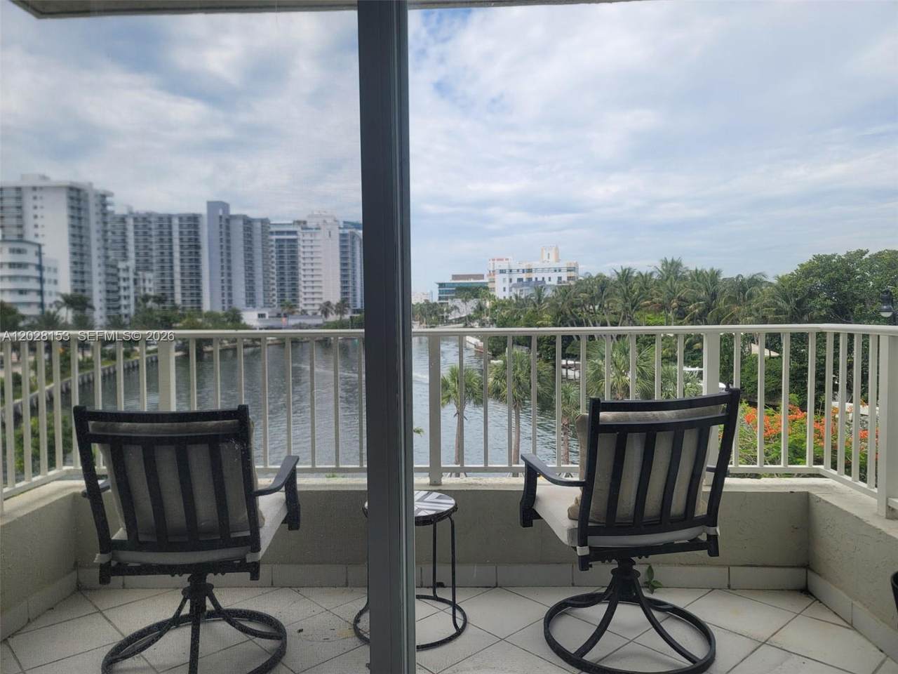 2600 Collins Ave - Photo 1