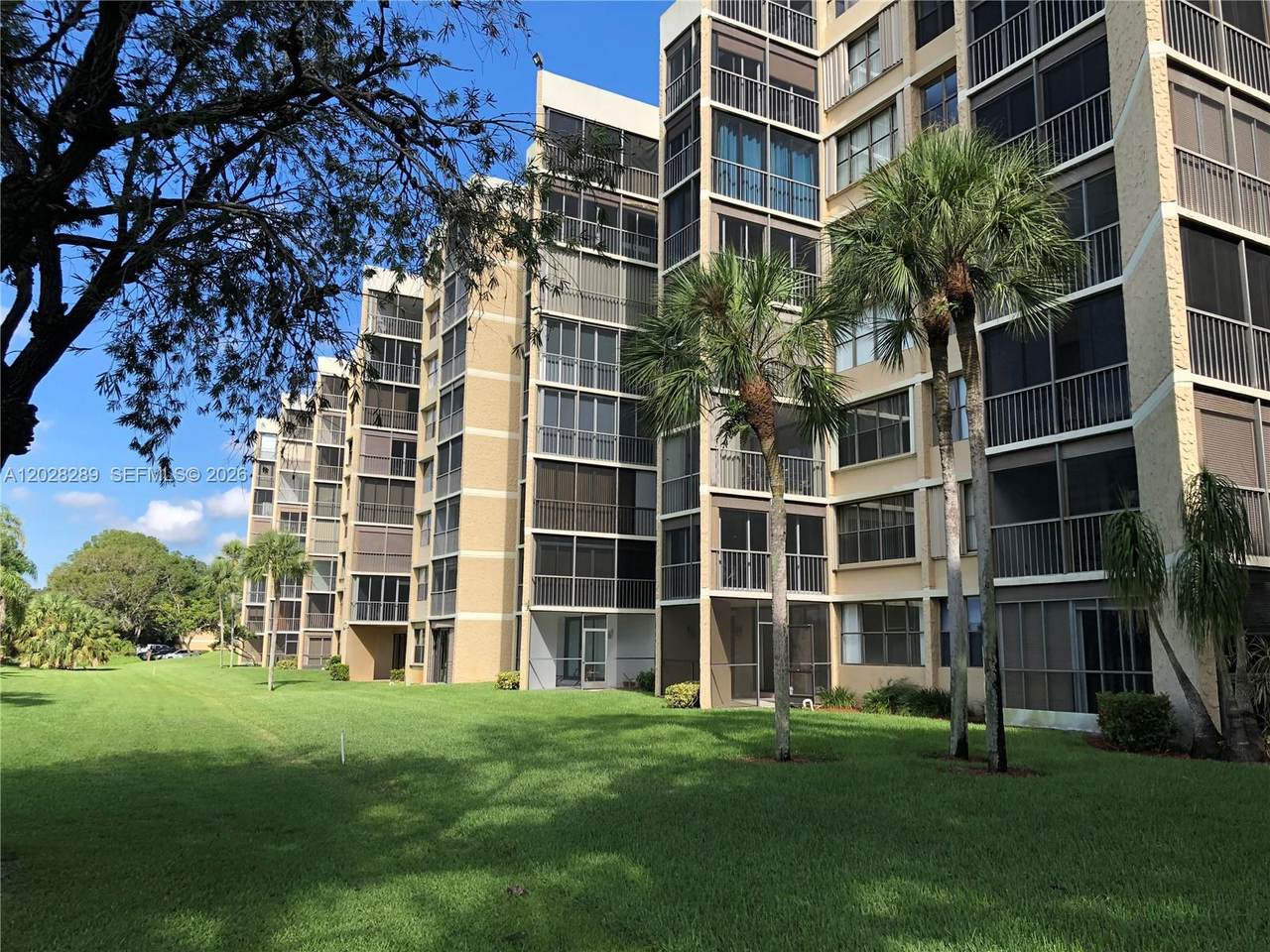 16300 Golf Club Rd - Photo 1
