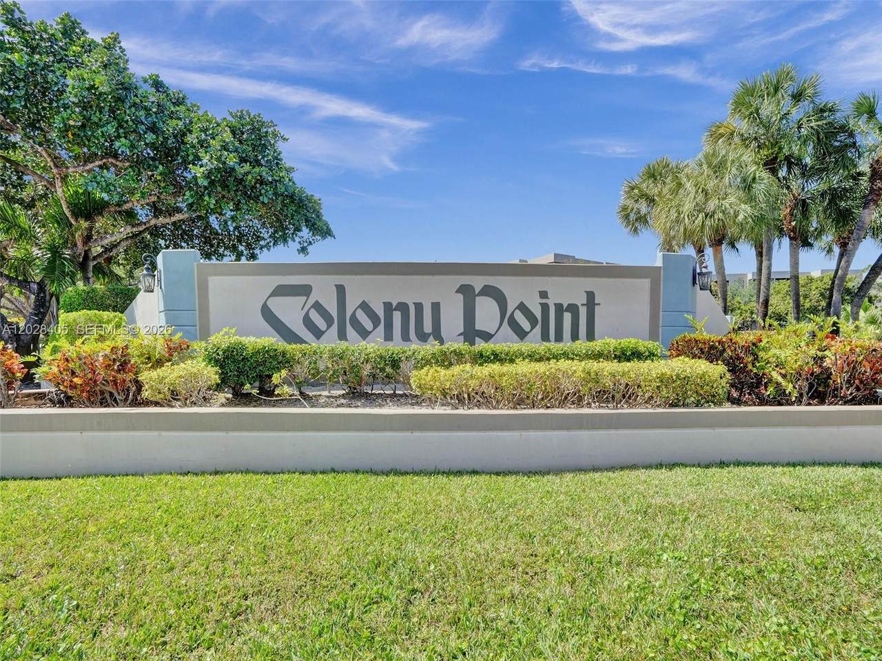 901 Colony Point Cir - Photo 1