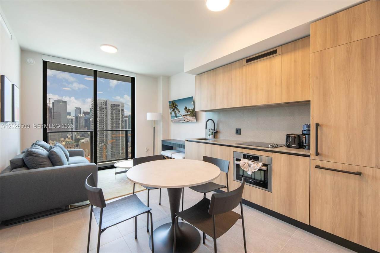 121 5th St - Photo 1
