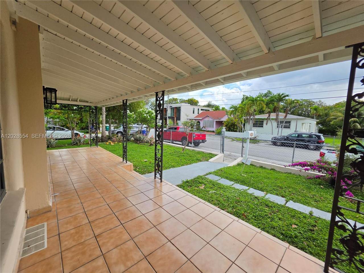 https://bt-photos.global.ssl.fastly.net/miami/1280_boomver_1_A12028554-2.jpg