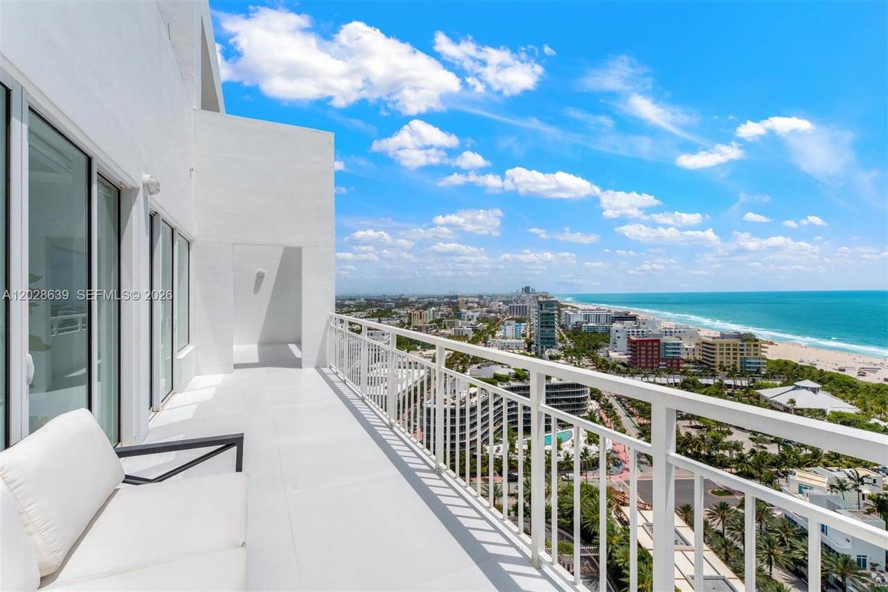 400 Pointe Dr - Photo 1