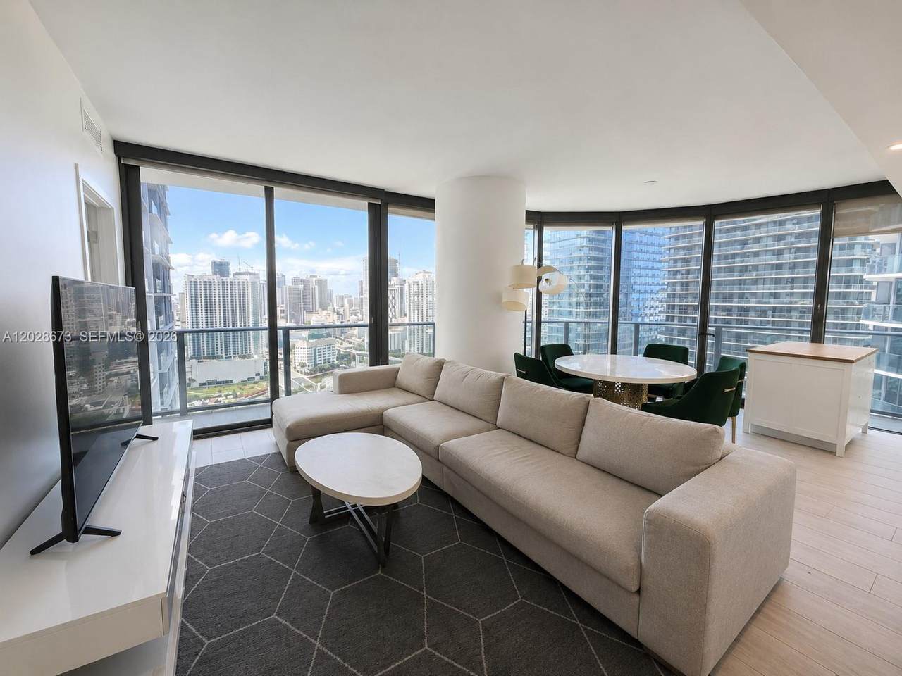 https://bt-photos.global.ssl.fastly.net/miami/1280_boomver_1_A12028673-2.jpg