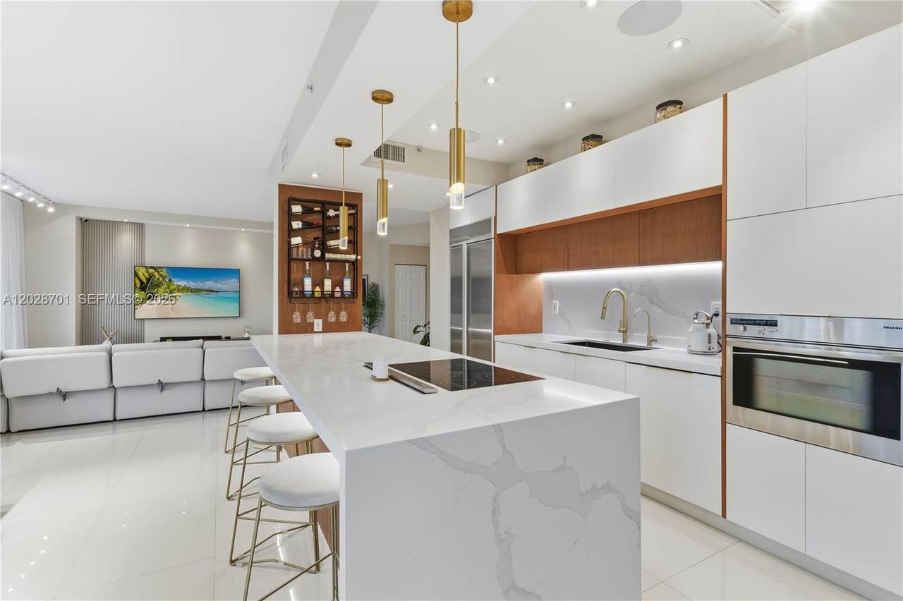 3500 Mystic Pointe Dr - Photo 1