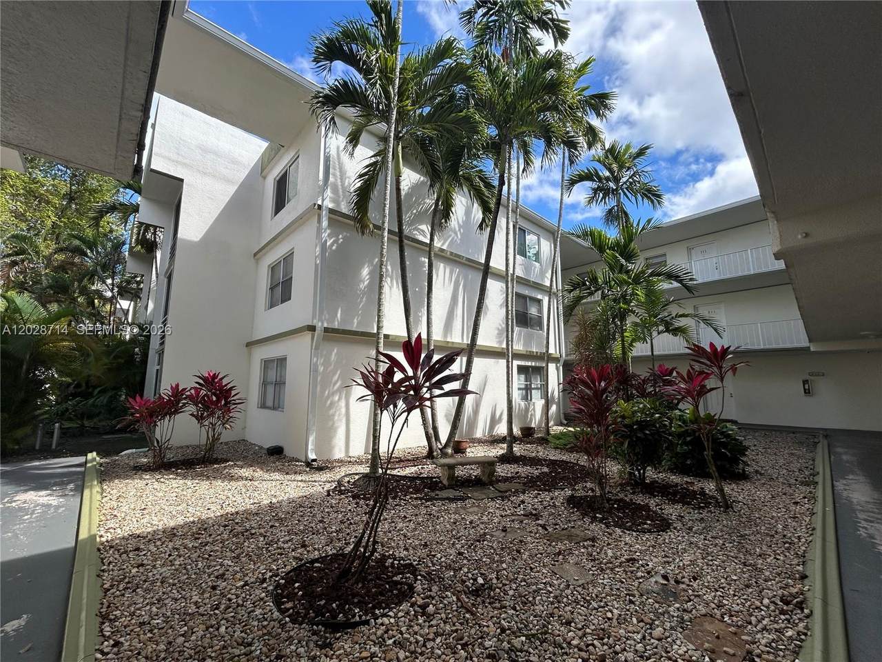 https://bt-photos.global.ssl.fastly.net/miami/1280_boomver_1_A12028714-2.jpg