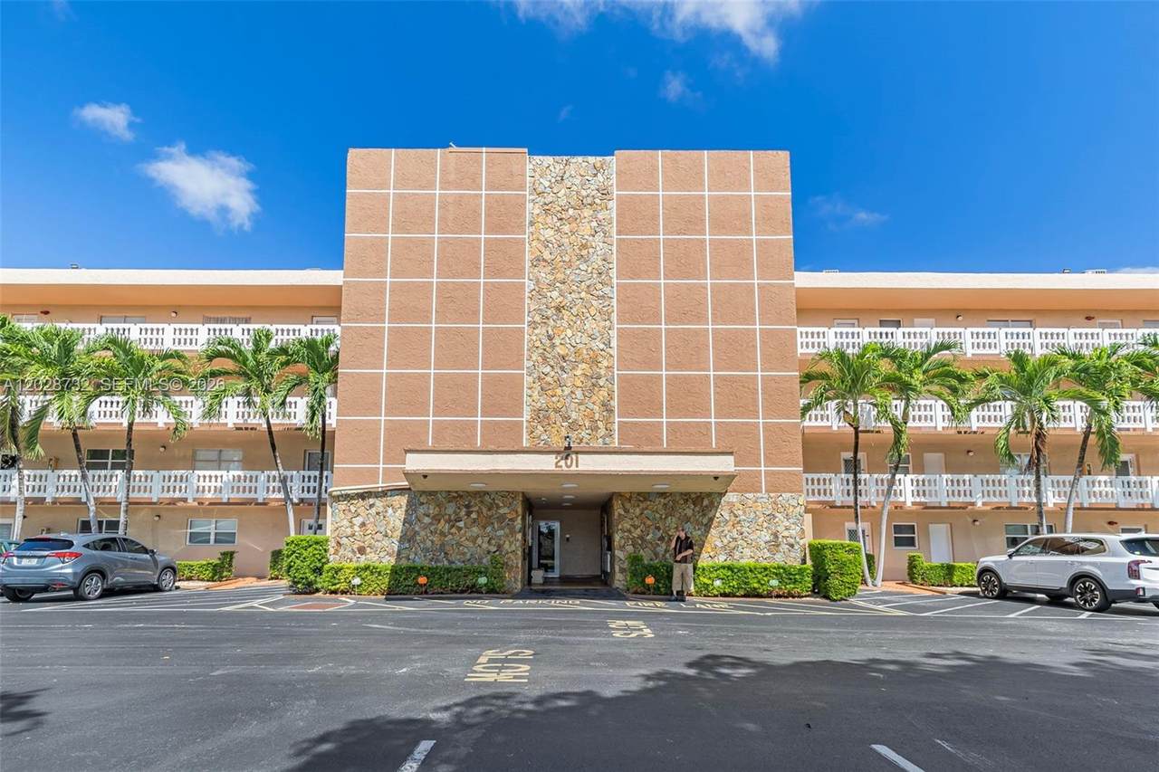 https://bt-photos.global.ssl.fastly.net/miami/1280_boomver_1_A12028732-2.jpg