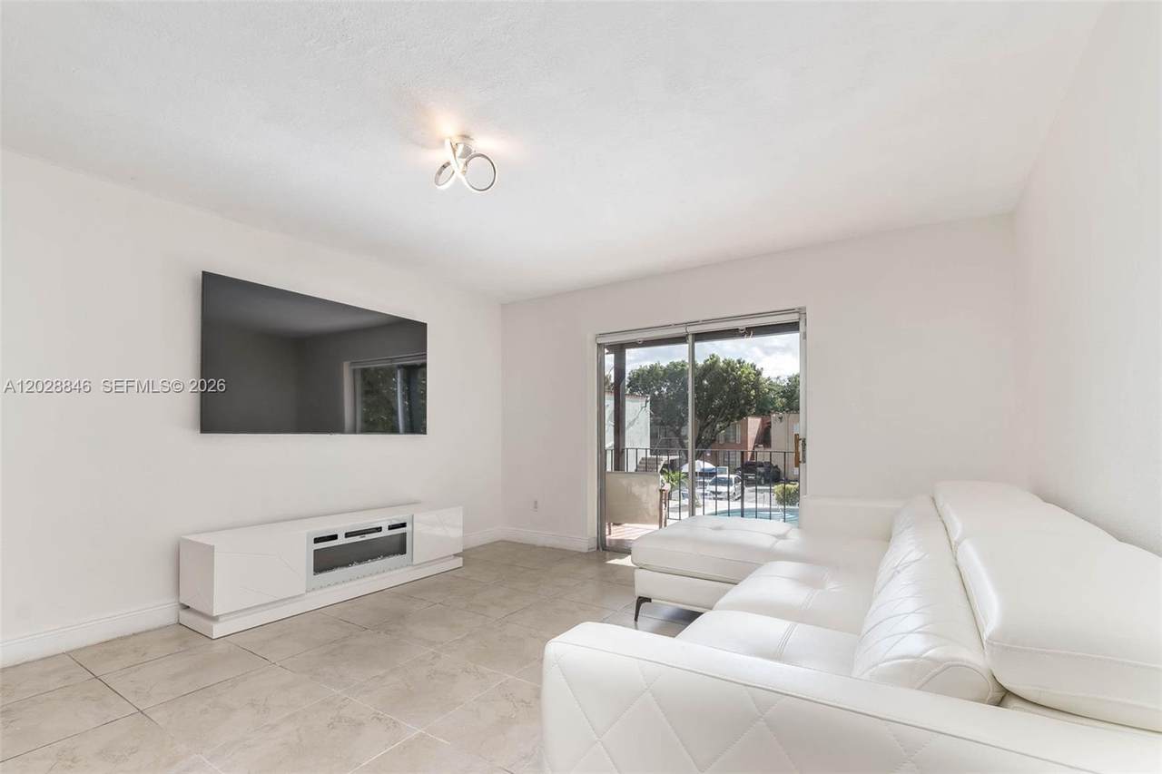 10748 Kendall Dr - Photo 1