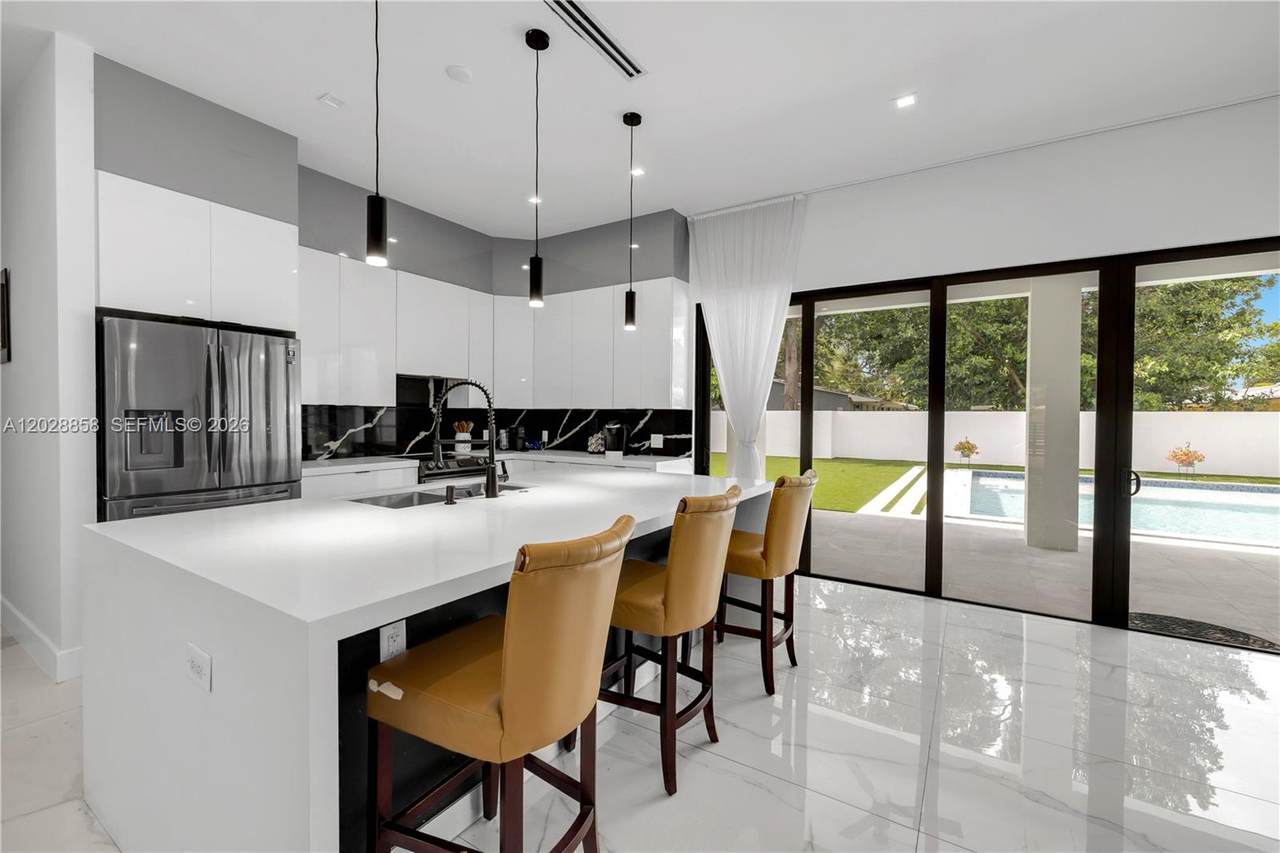 https://bt-photos.global.ssl.fastly.net/miami/1280_boomver_1_A12028858-2.jpg