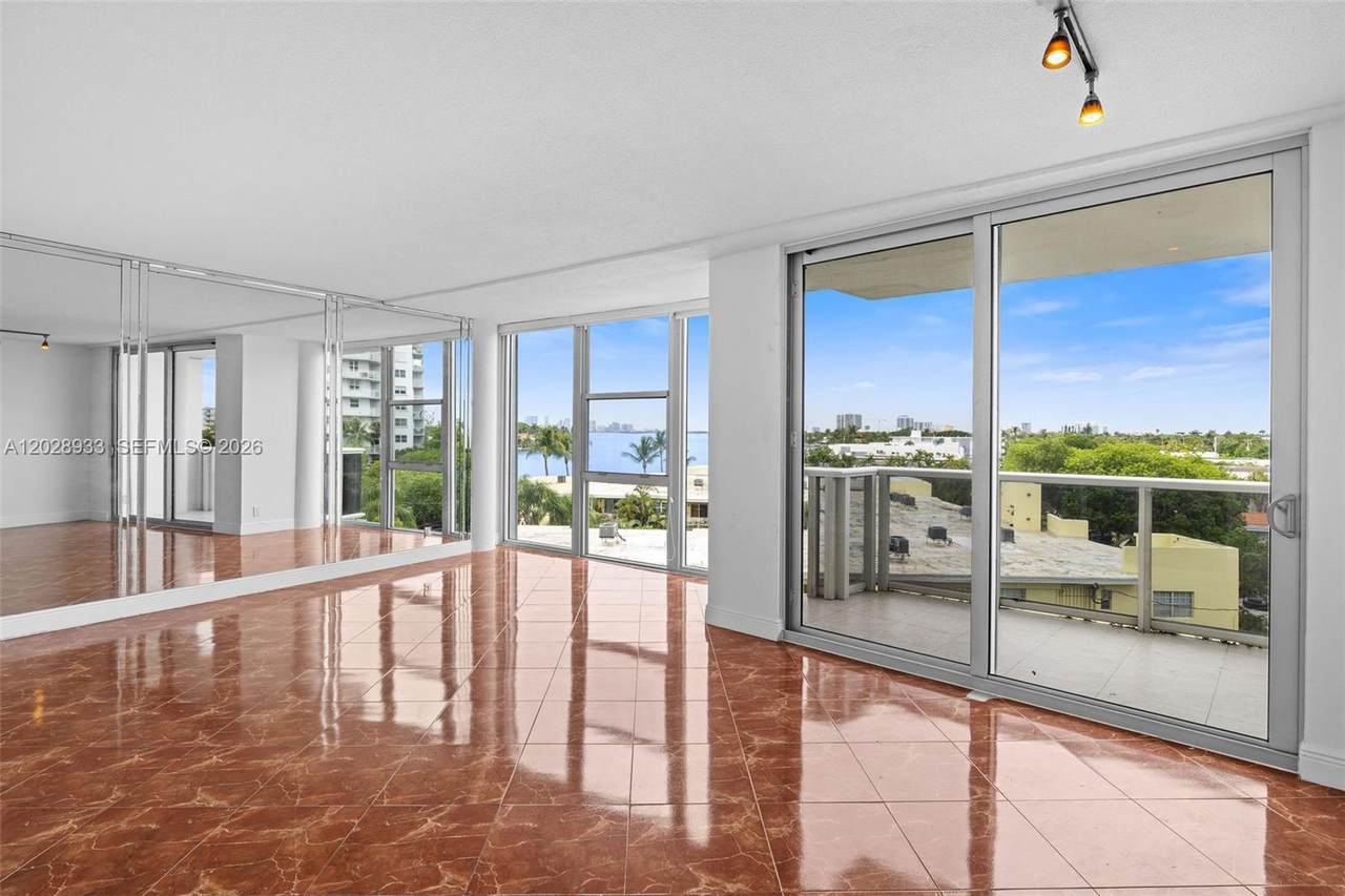 https://bt-photos.global.ssl.fastly.net/miami/1280_boomver_1_A12028933-2.jpg