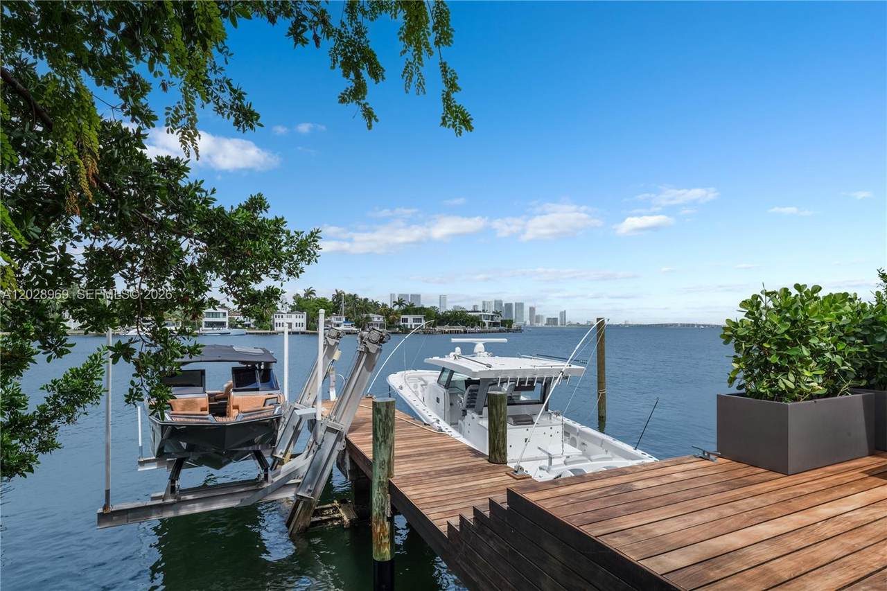 https://bt-photos.global.ssl.fastly.net/miami/1280_boomver_1_A12028969-2.jpg