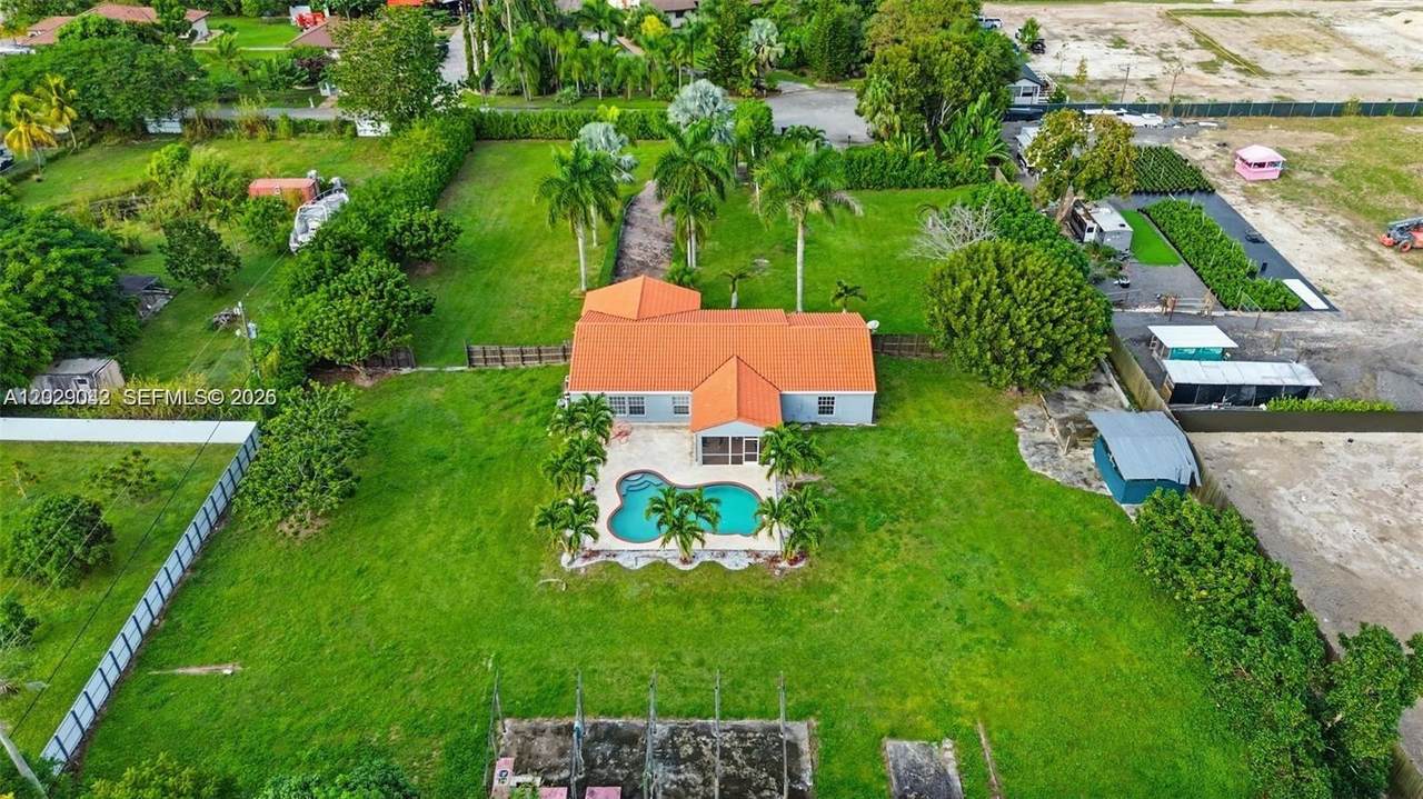 https://bt-photos.global.ssl.fastly.net/miami/1280_boomver_1_A12029042-2.jpg