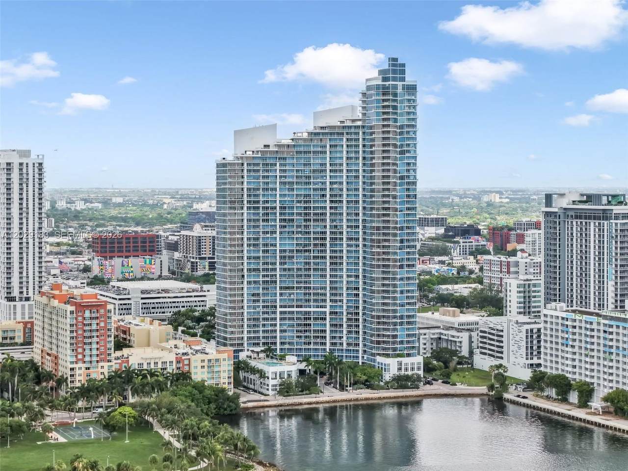 2020 Bayshore Dr - Photo 1