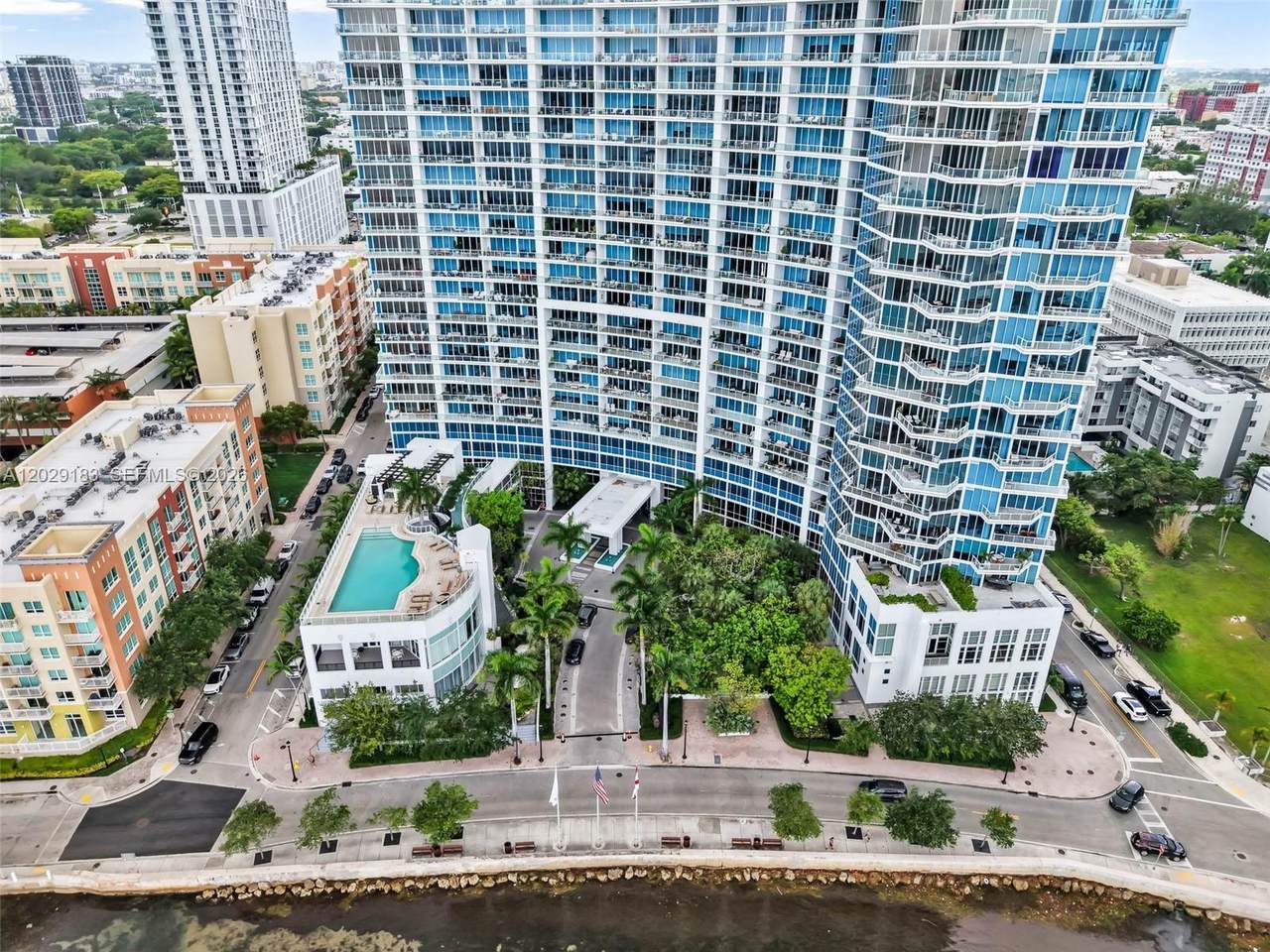 https://bt-photos.global.ssl.fastly.net/miami/1280_boomver_1_A12029183-2.jpg