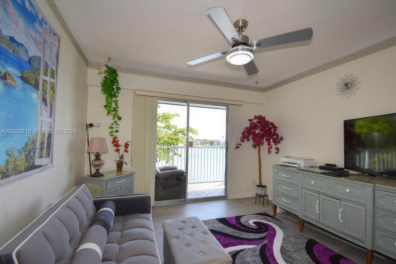 https://bt-photos.global.ssl.fastly.net/miami/1280_boomver_1_A12029216-2.jpg