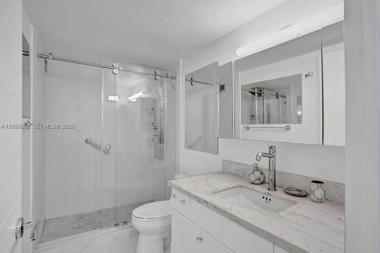 2500 Parkview Dr - Photo 1