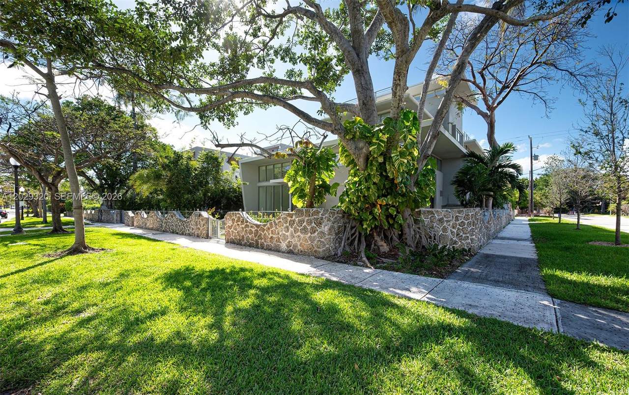 https://bt-photos.global.ssl.fastly.net/miami/1280_boomver_1_A12029320-2.jpg
