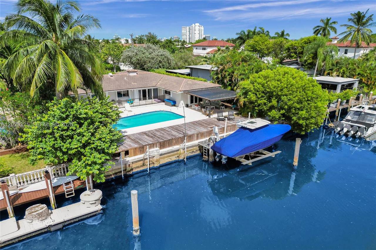 https://bt-photos.global.ssl.fastly.net/miami/1280_boomver_1_A12029321-2.jpg