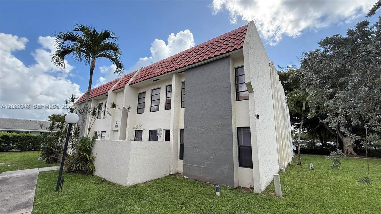 3199 Coral Hills Dr - Photo 1