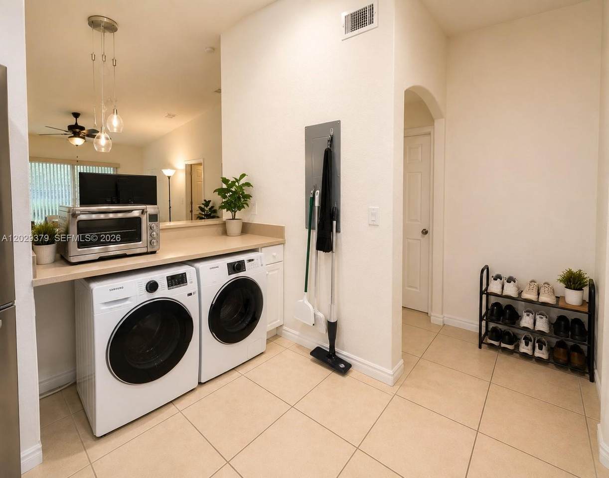https://bt-photos.global.ssl.fastly.net/miami/1280_boomver_1_A12029379-2.jpg
