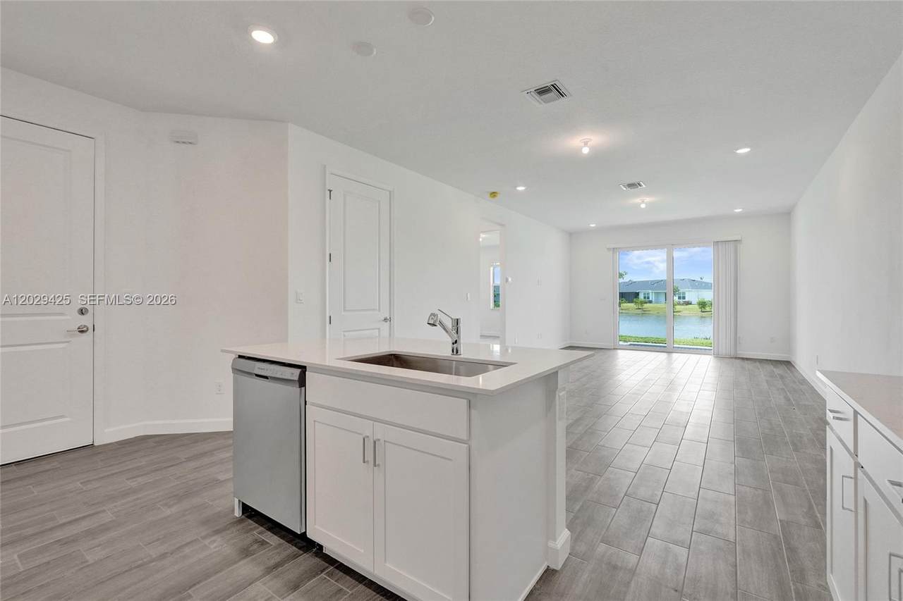 https://bt-photos.global.ssl.fastly.net/miami/1280_boomver_1_A12029425-2.jpg