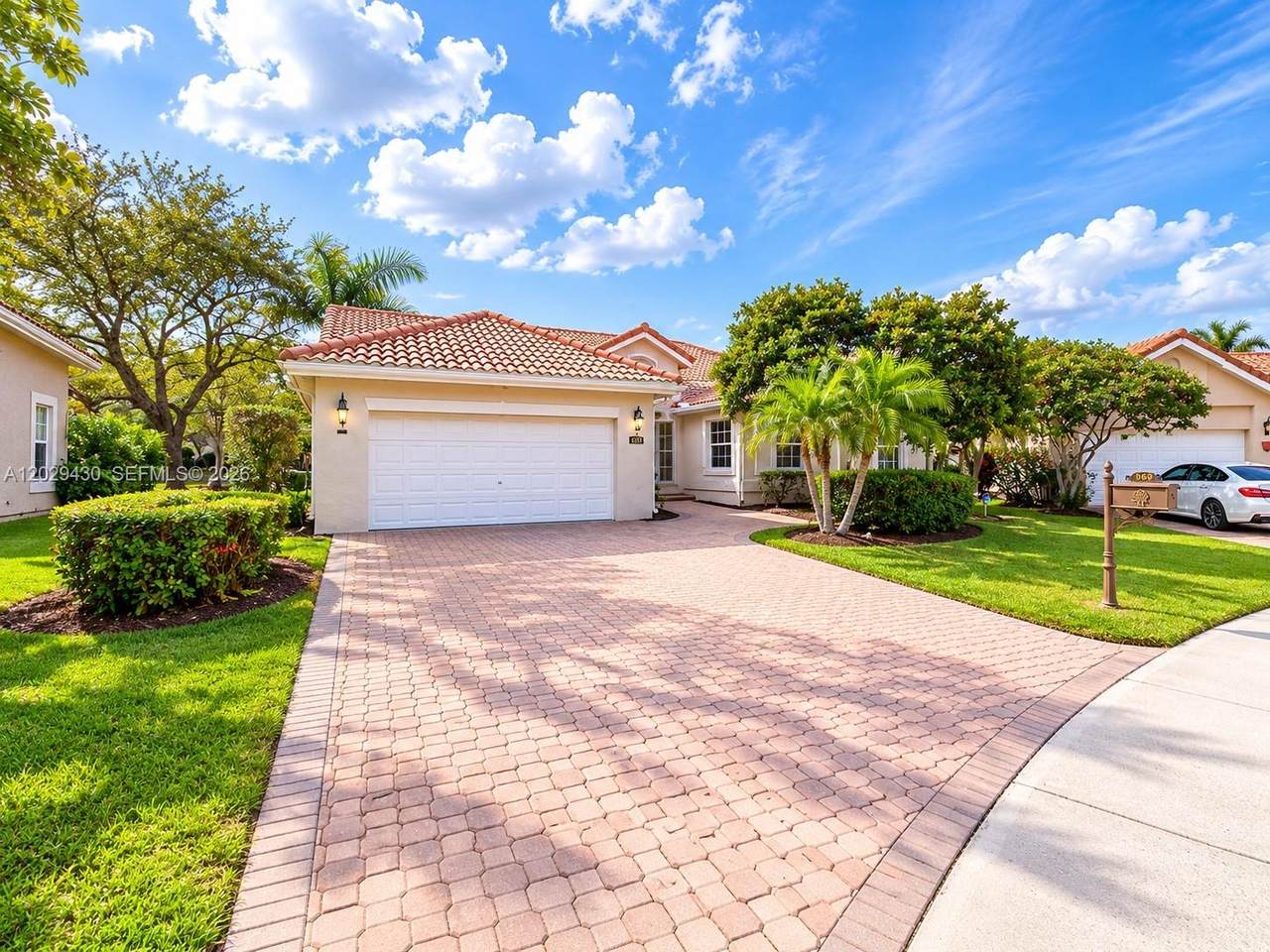 569 Spinnaker - Photo 1