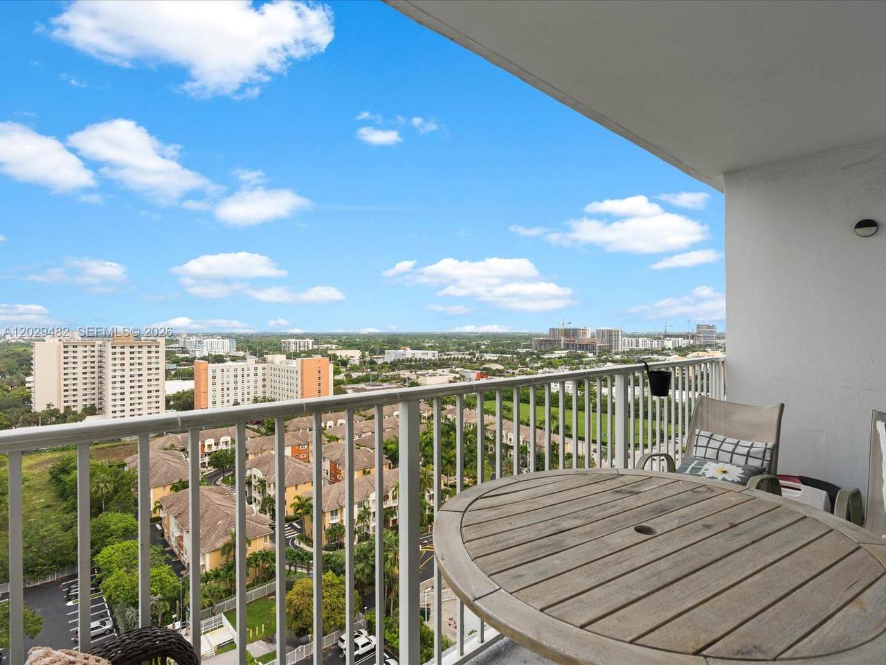 https://bt-photos.global.ssl.fastly.net/miami/1280_boomver_1_A12029482-2.jpg
