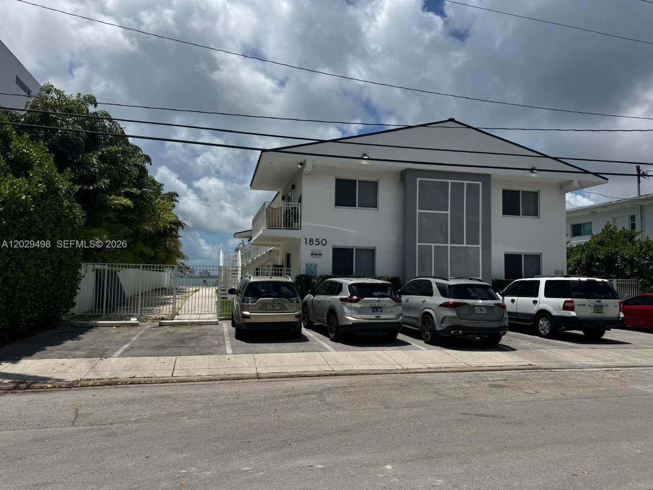 https://bt-photos.global.ssl.fastly.net/miami/1280_boomver_1_A12029498-2.jpg