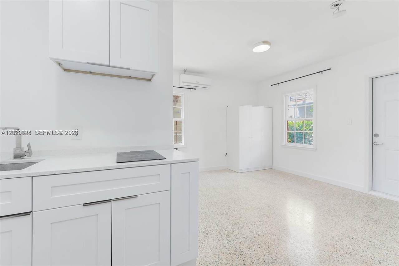 415 75th St - Photo 1