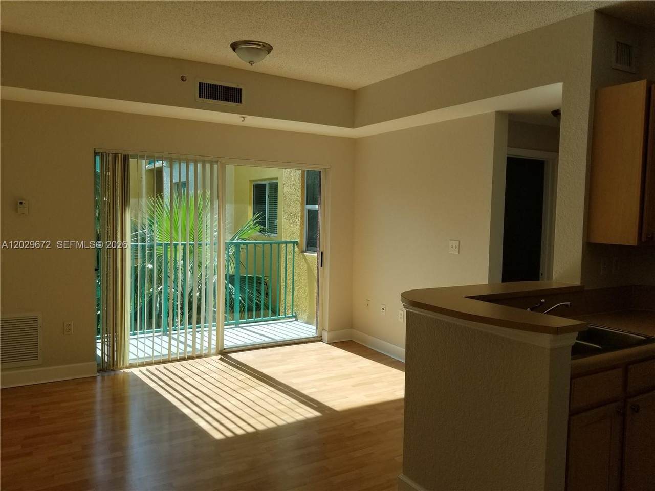 https://bt-photos.global.ssl.fastly.net/miami/1280_boomver_1_A12029672-2.jpg