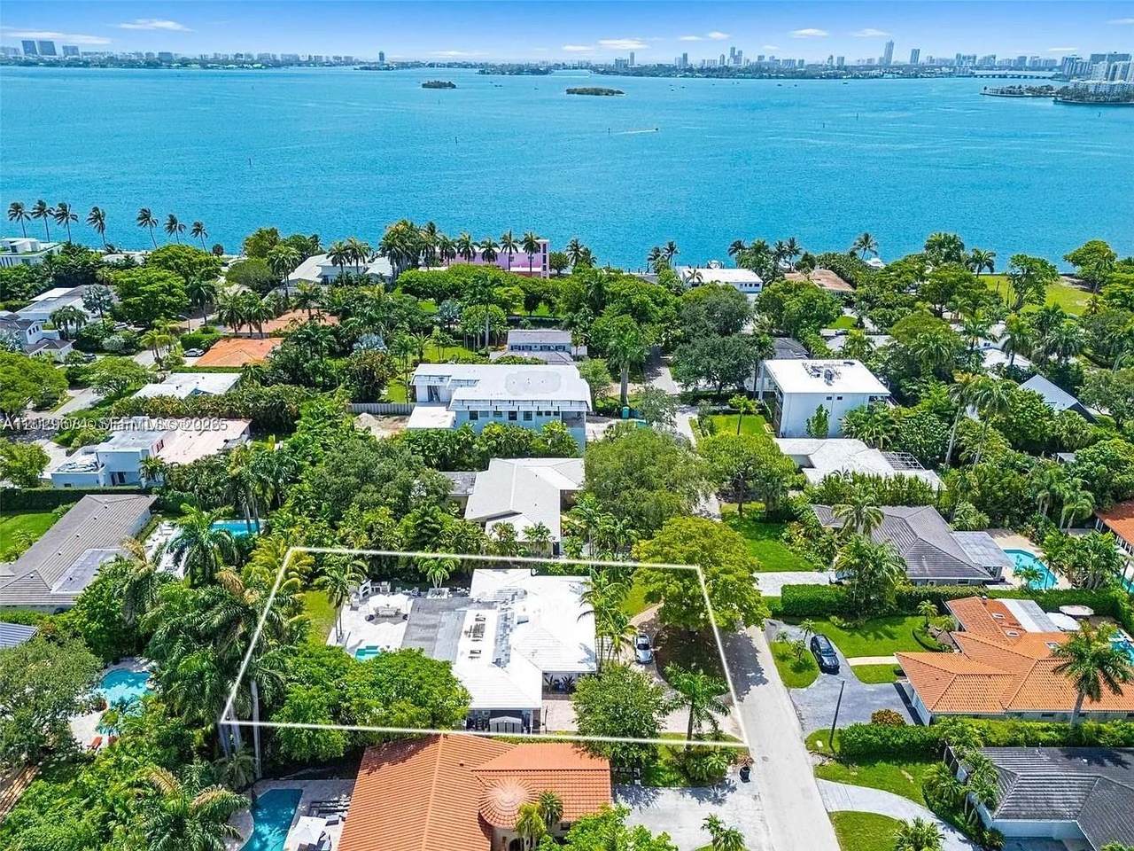 https://bt-photos.global.ssl.fastly.net/miami/1280_boomver_1_A12029674-2.jpg