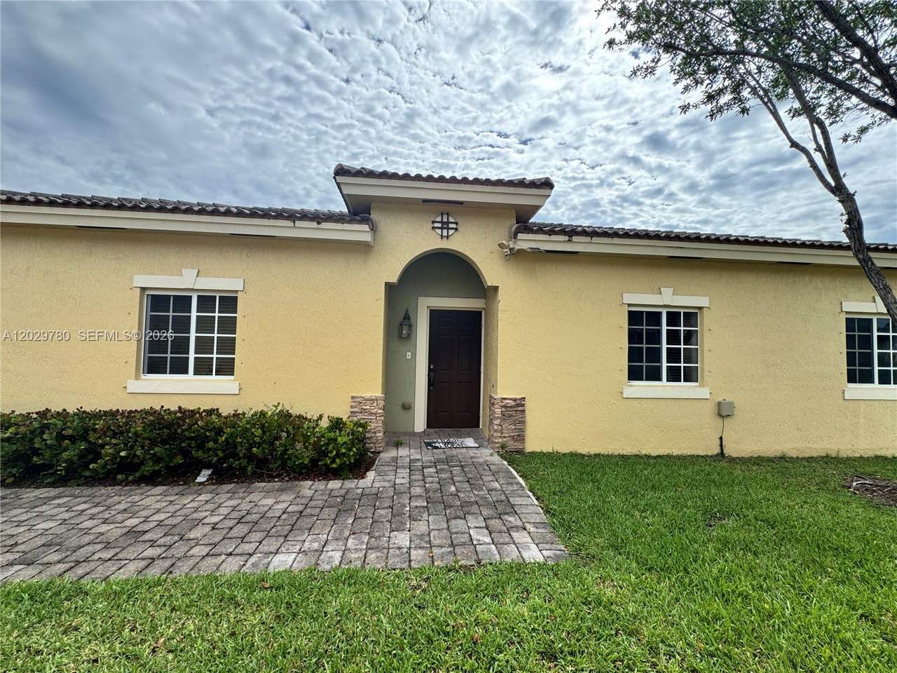 https://bt-photos.global.ssl.fastly.net/miami/1280_boomver_1_A12029780-2.jpg