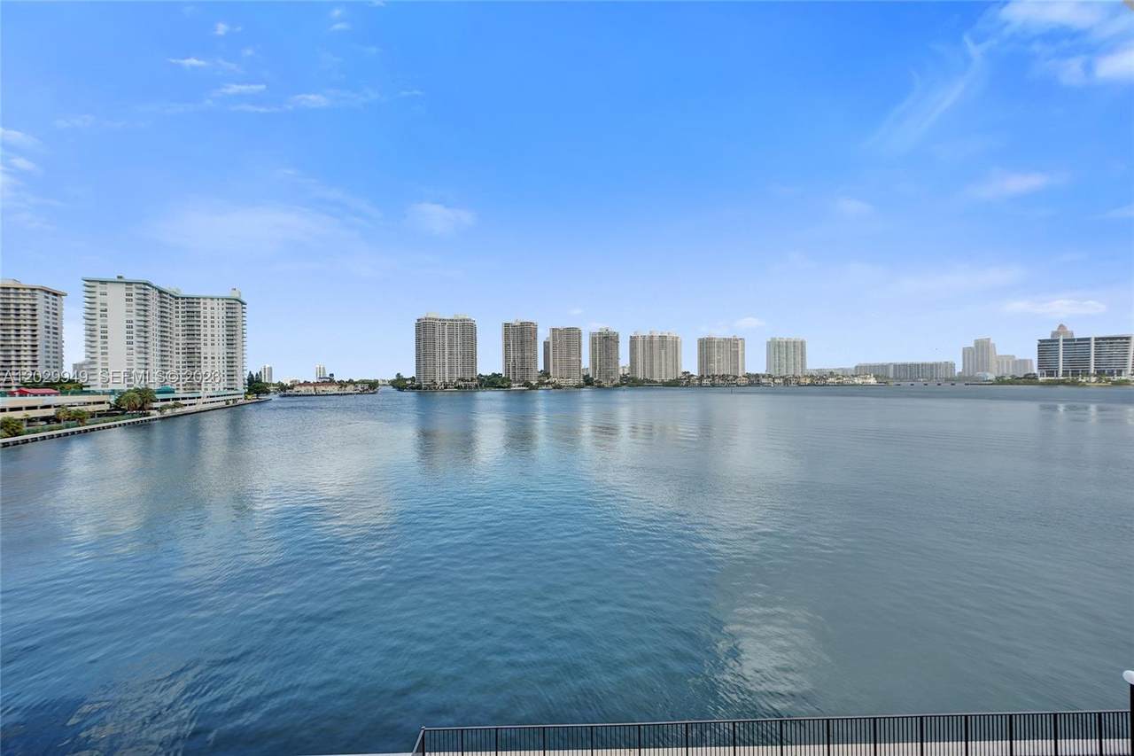 17500 Bay Rd - Photo 1