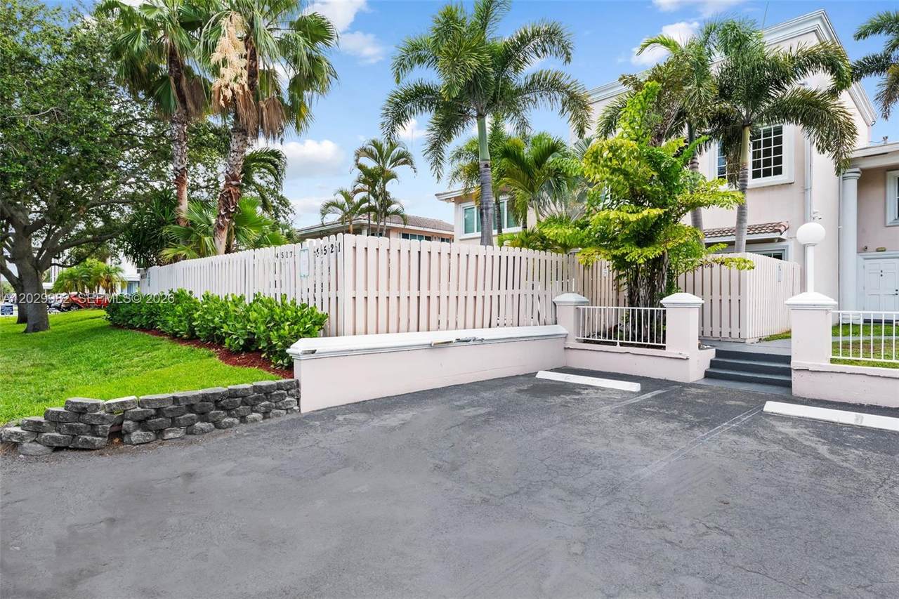 https://bt-photos.global.ssl.fastly.net/miami/1280_boomver_1_A12029982-2.jpg