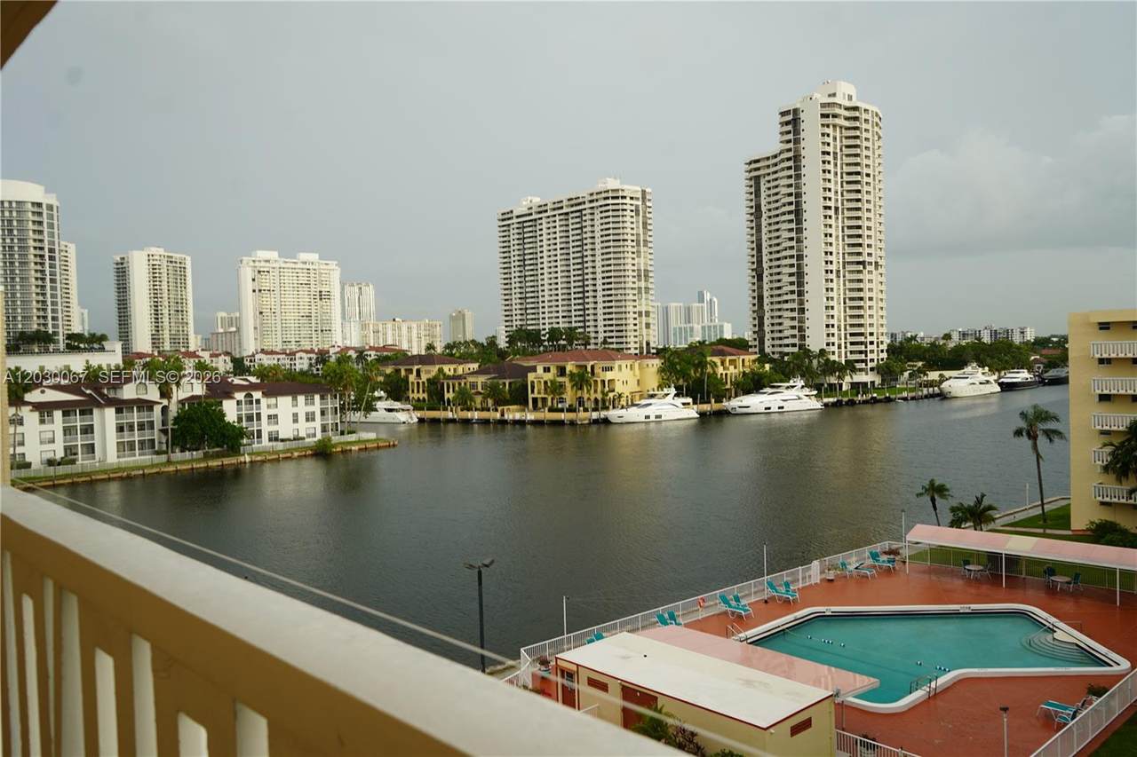 https://bt-photos.global.ssl.fastly.net/miami/1280_boomver_1_A12030067-2.jpg