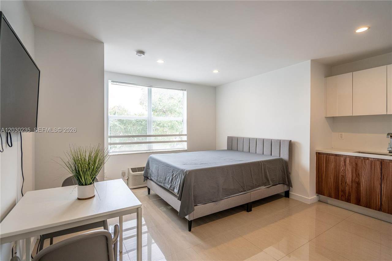924 Marseille Dr - Photo 1