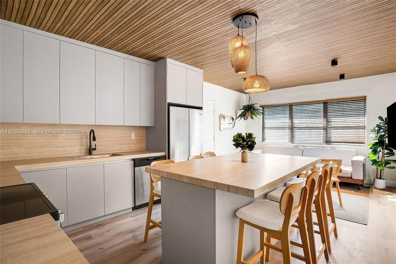 1275 Marseille Dr - Photo 1