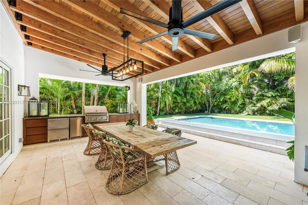 https://bt-photos.global.ssl.fastly.net/miami/1280_boomver_1_A12030317-2.jpg