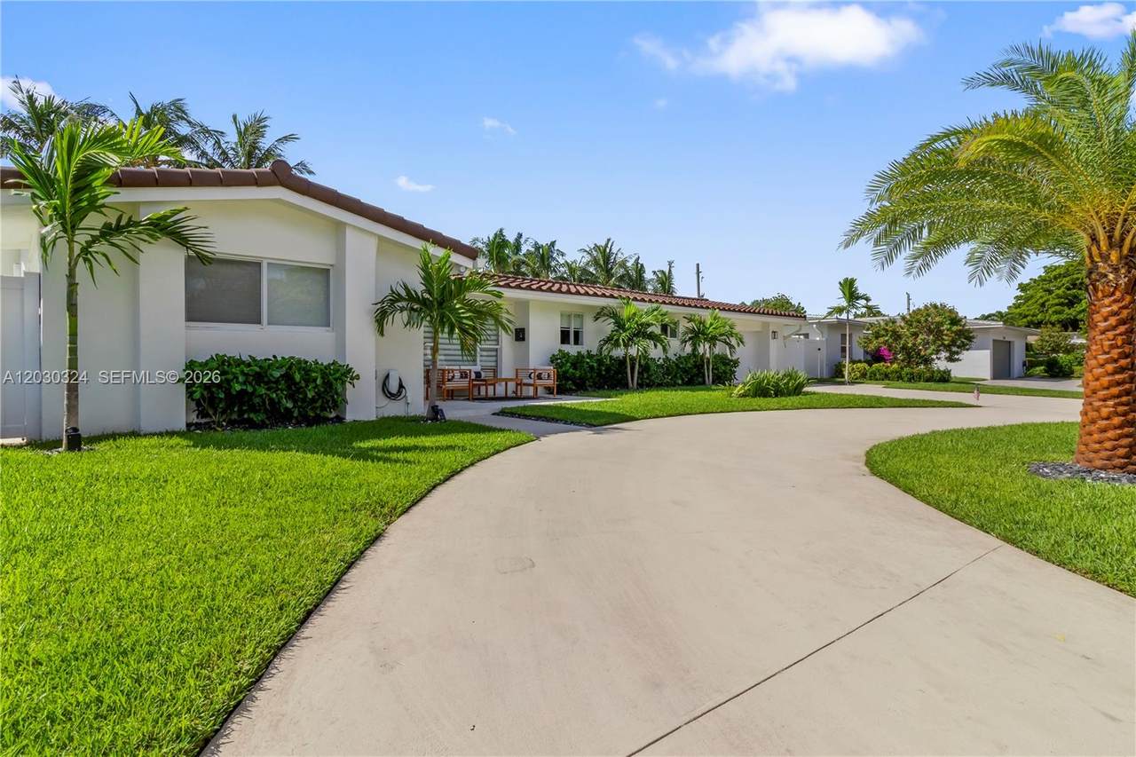 2862 35th Ct - Photo 1