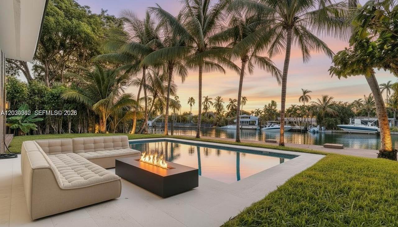 https://bt-photos.global.ssl.fastly.net/miami/1280_boomver_1_A12030362-2.jpg