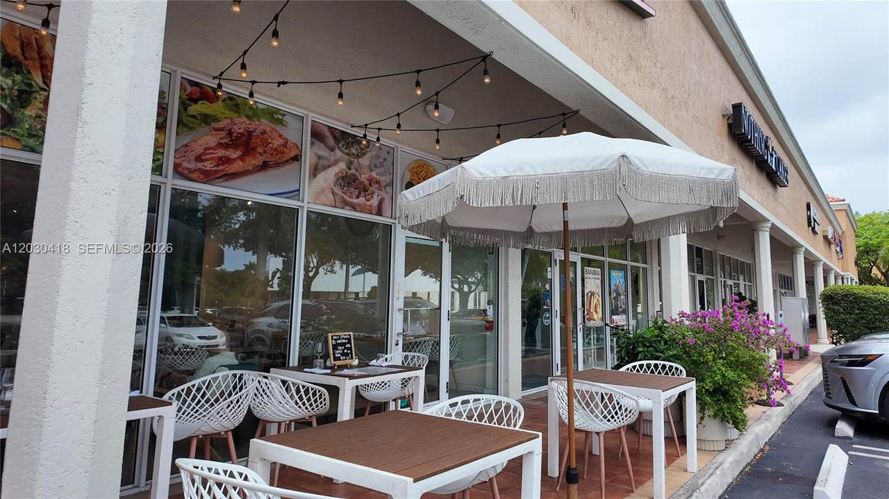 15400 Biscayne Blvd - Photo 1