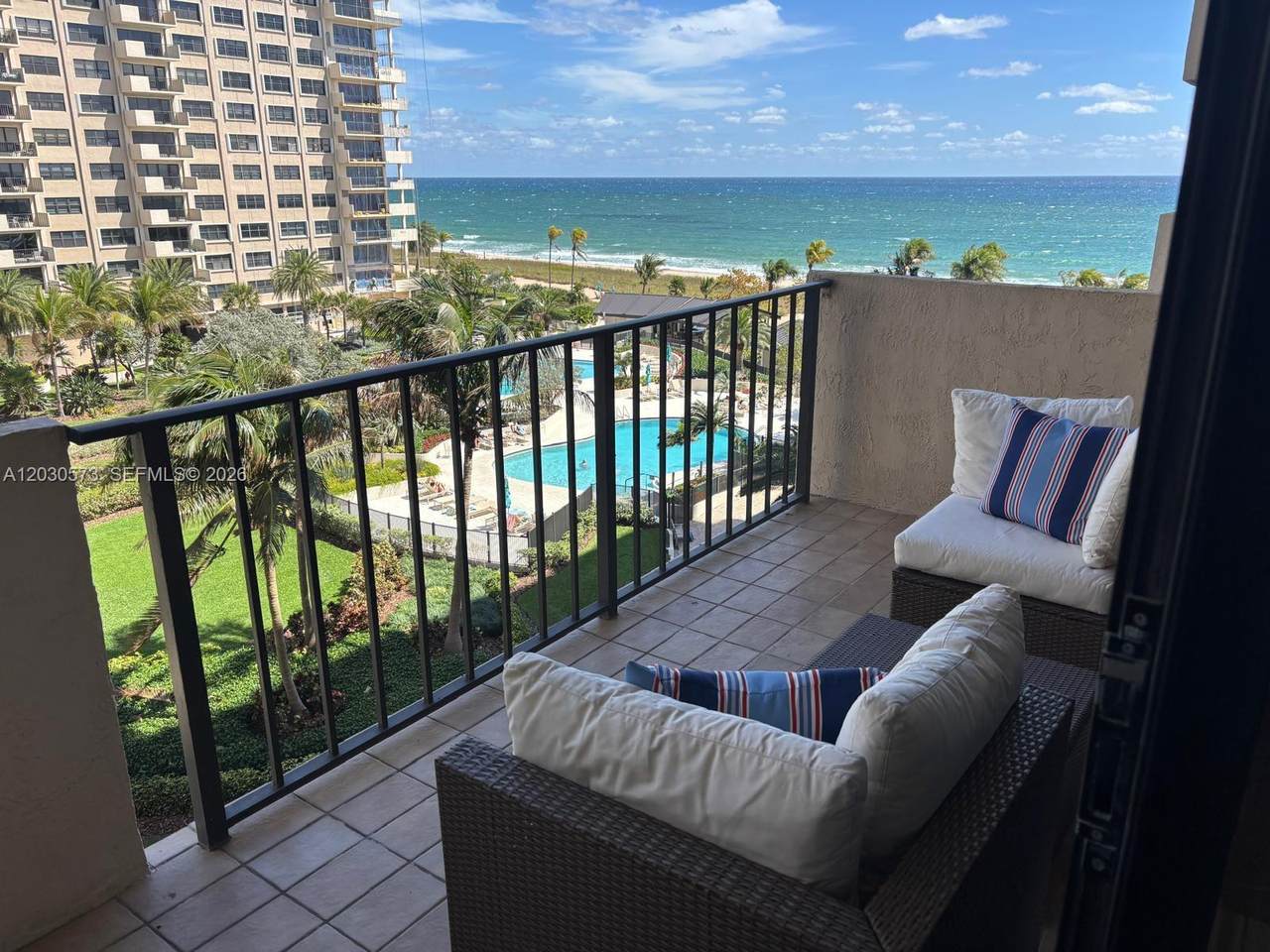 https://bt-photos.global.ssl.fastly.net/miami/1280_boomver_1_A12030573-2.jpg