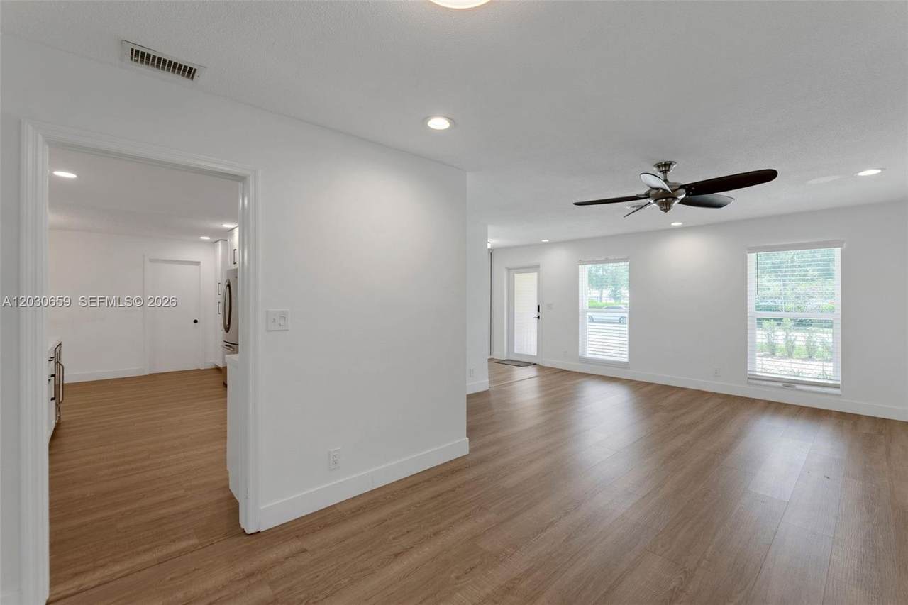 https://bt-photos.global.ssl.fastly.net/miami/1280_boomver_1_A12030659-2.jpg