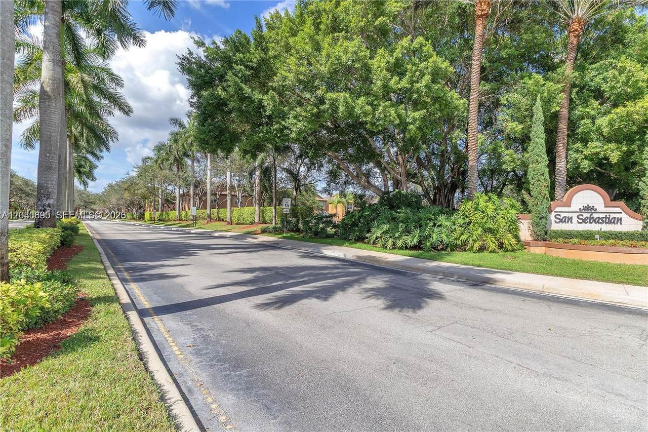 https://bt-photos.global.ssl.fastly.net/miami/1280_boomver_1_A12030695-2.jpg
