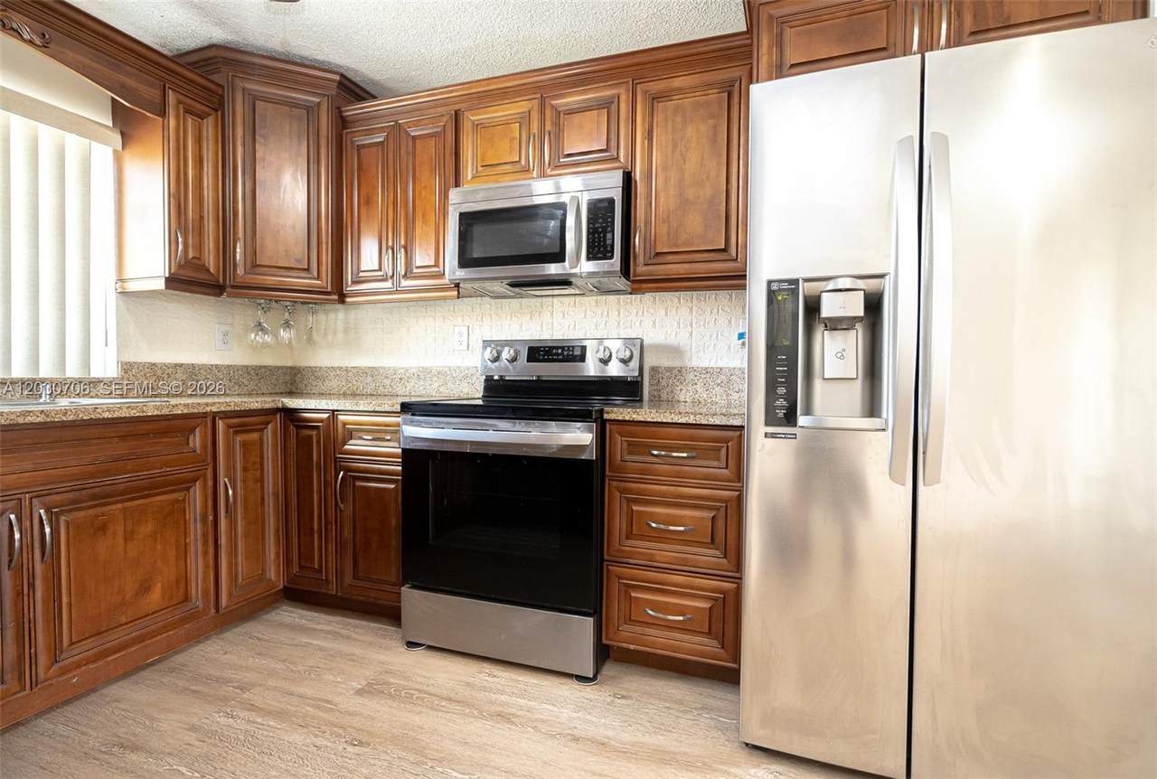 2740 62nd Pl - Photo 1