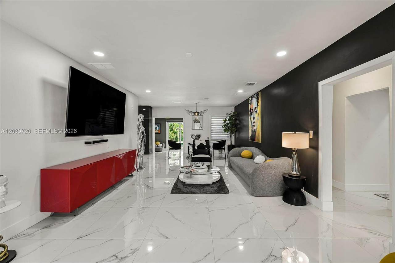 https://bt-photos.global.ssl.fastly.net/miami/1280_boomver_1_A12030720-2.jpg