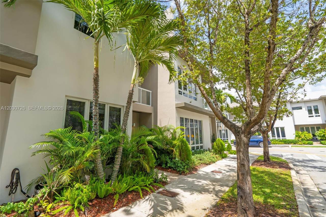 https://bt-photos.global.ssl.fastly.net/miami/1280_boomver_1_A12030726-2.jpg