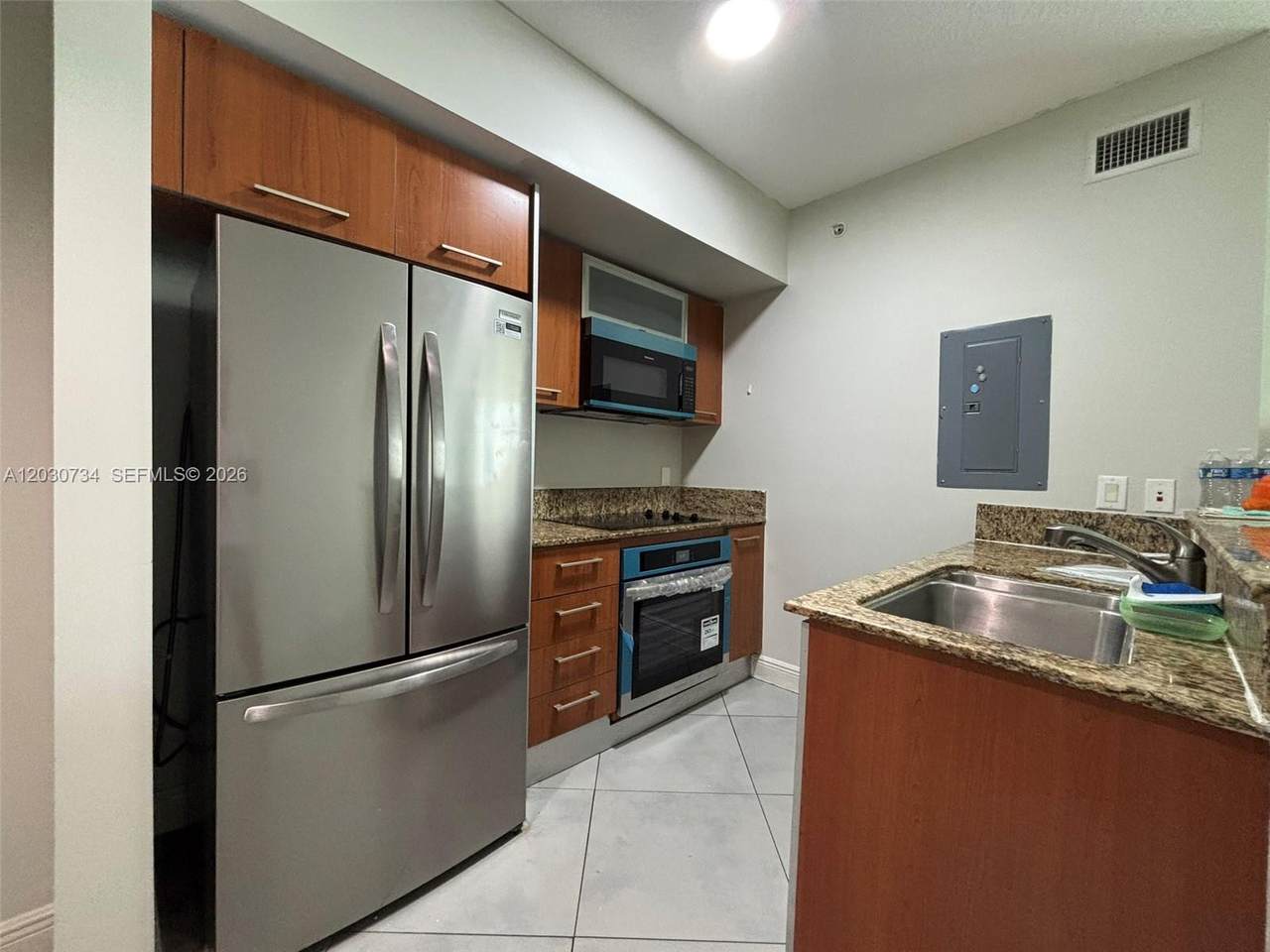 https://bt-photos.global.ssl.fastly.net/miami/1280_boomver_1_A12030734-2.jpg