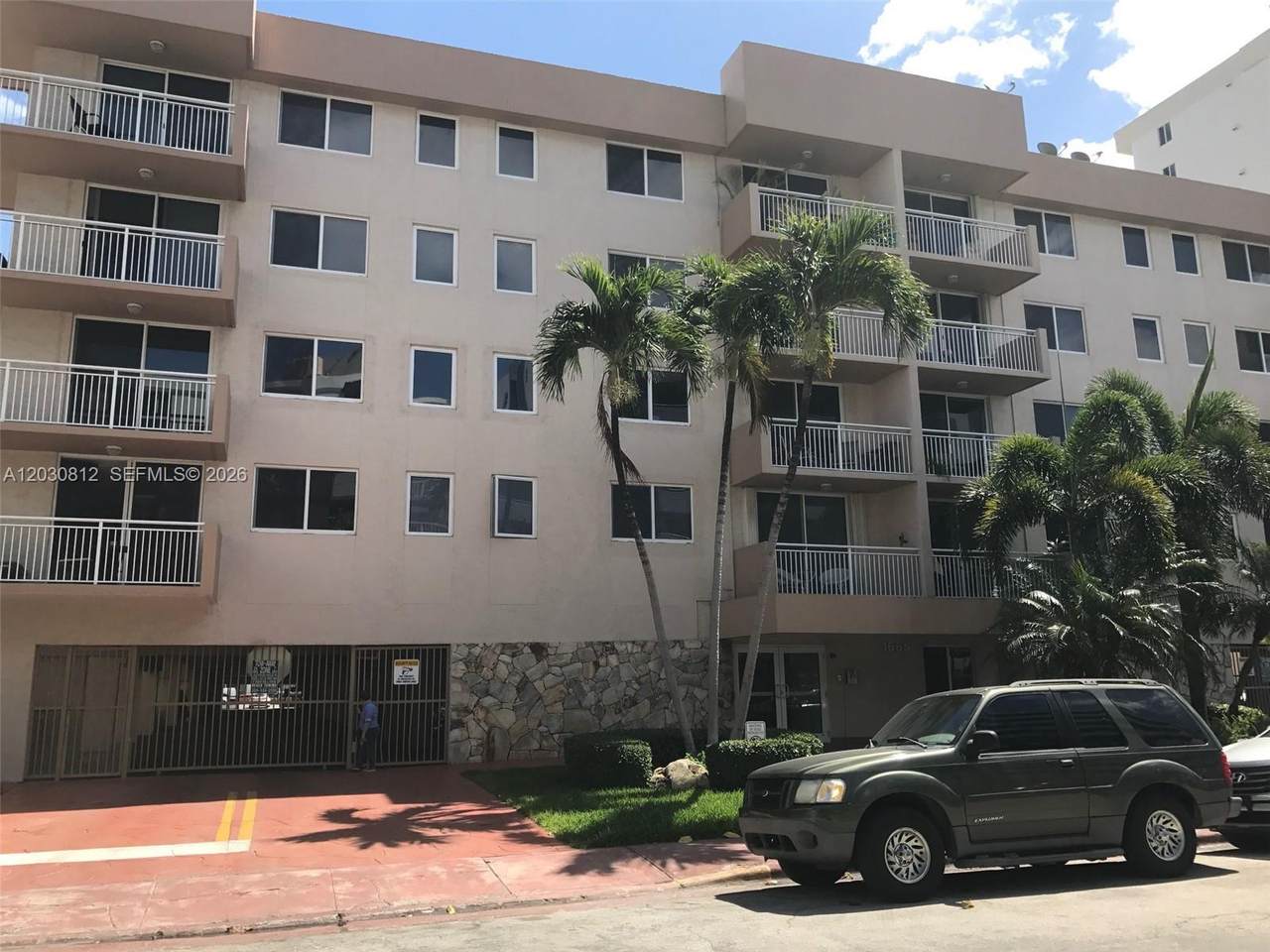 1665 Bay Rd - Photo 1